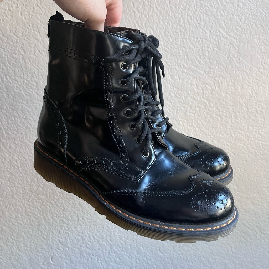 Barney's New York Wingtip Style Wedge Boot Womens 6 Eu 37 Black Patent Leather